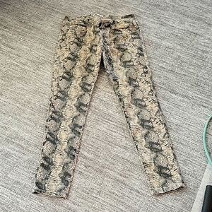 Cabi 958 Tan Black Snake Skin Pattern Skinny Jeans Size 6